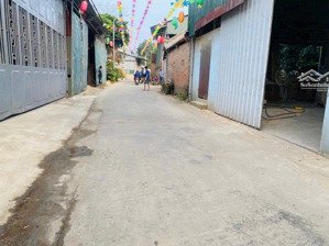 bác tôi bán lô đất sát đường liên xã gần đại lộ thăng long ở đồng trúc để lo việc cho con 2,56ty