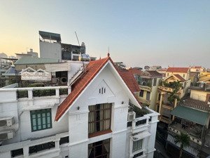 bán nhà nghi tàm - 33m2 5tầng thang máy - ôtô đỗ cửa - thoáng trước vĩnh viễn - ngay cầu tứ liên