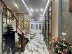 chính chủ gửi bán nhà siêu phẩm tại tân mai - hoàng mai- siêu phẩm ngõ thông cách ôtô đỗ 10 m