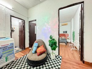 cho thuê căn 2pn rộng rãi, máy giặt riêng, cửa sổ thoáng mát, hẻm xe hơi, ngay trường hutech