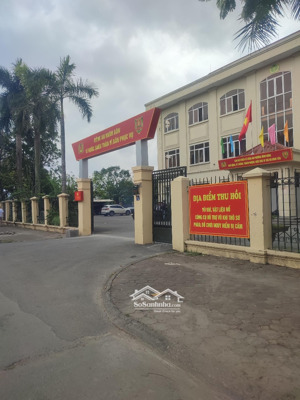 nhà gần ủy ban nhân dân phường vĩnh hưng gần ô tô , ngõ thông các ngả nhà dân xây kiên cố thiết