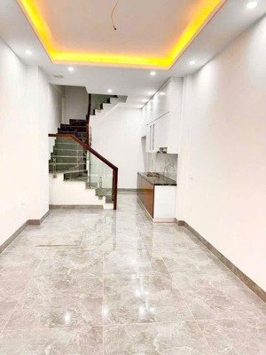 nhà sây mới ngõ rộng thoáng xe 3 gác chạy đua