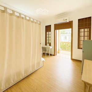 cho thuê phòng trọ ban công 30m2 gần sân bay, vòng xoay gia định ngay nguyễn kiệm phú nhuận