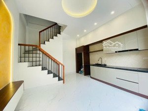 bán nhà mới 5 tầng, mt4.5m phố chợ diêm gỗ việt hưng nhỉnh 5 tỷ, ngõ thông bàn cờ