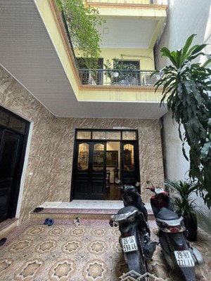 bán đất tặng nhà 3 tầng - vị trí víp võng thị, tây hồ lô góc 2 mặt ngõ rộng mặt tiền hiếm 8.2m