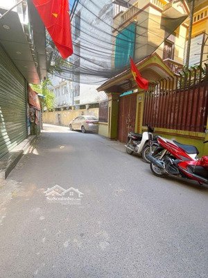 đại từ ngõ thông kinh doanh.oto ngủ trong nhà
