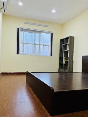 cho thuê căn hộ chung cư 33 mạc thái tổ, yên hoà