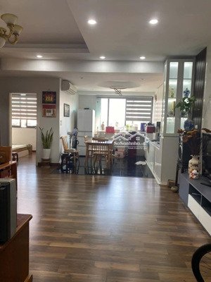 bán chcc 151a nguyễn đức cảnh, tòa a. dt: 89.1m2. 2 ngủ, 2 wc. sổ đỏ chính chủ. nội thất hiện đại