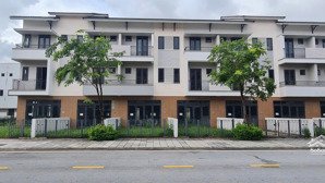 chính chủ nhà gửi bán căn nhà phố 120m2 sẵn sổ tại dự án centa riverside vsip từ sơn bắc ninh