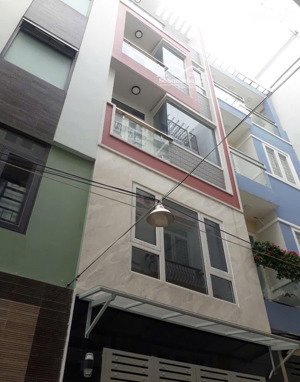 cho thuê nnc 5 tầng chu văn an p12- 40m2- 10m ra hxh