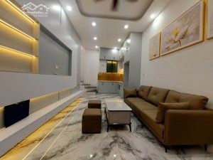 bán nhà phố trương định,quận hai bà trưng,ngõ thẳng, gần đường,25m2 , 5 tầng.giá 6,15 tỷ