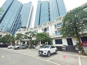mới ra căn liền kề mặt vườn hoa sunshine city 140m2 - 46 tỷ