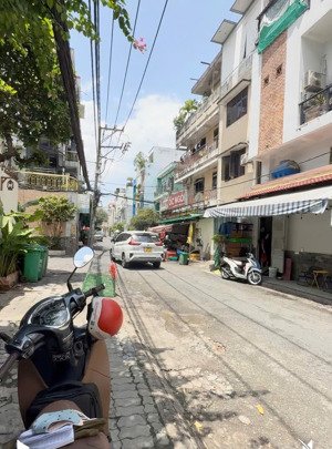 bán nhà hẻm 343 tô hiến thành quận 10 ngay big c, 50m2(4,4x11) hẻm xe hơi - 5 tầng