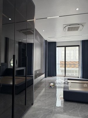 bán nhà nguyễn văn cừ dt 62m2, 7 tầng nhỉnh 17 tỷ nhà mới kính koong ở sướng không gian tận hưởng