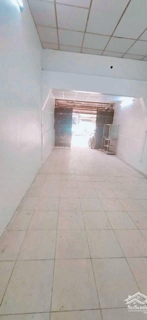 mặt tiền , giá 15tr , 110m², 2pn , 225 linh nam