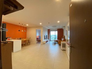 chính chủ cần cho thuê căn hộ 2 ngủ 2 vệ sinh đủ nội thất view hồ tây, vào ở luôn tại kosmo tây hồ