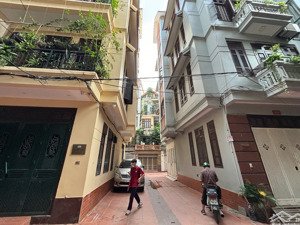 khu phân lô, oto ngủ nhà, văn cao, ba đình, ngõ rộng thông, ô tô ra vào, sổ vuông, 50m 5t, 15,8 tỷ