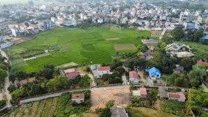 thôn kẻ chay xã đông tiến dt mảnh đất 721m2 180m2 thổ cư mặt tiền dài 31m vị trí nằm gần hồ văn sơn