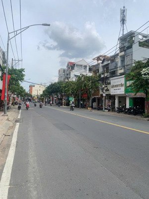 nhà đất mặt tiền giá chỉ 70 triệu/m2 đường số 11, trường thọ, quận thủ đức