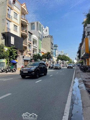 cần bán gấp căn nguyễn hữu cảnh,p22,q. bình thạnh giá 3tỷ100tr hẻm xe hơi