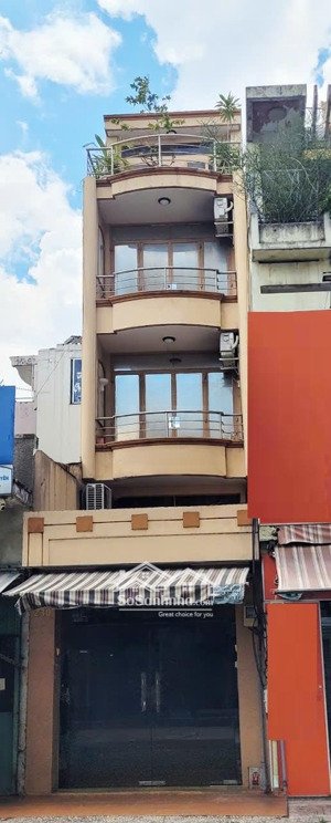 4 tầng. mặt tiền nguyễn tiểu la, p8, quận 10. dt: 3.5x14m (3pn, 2wc)