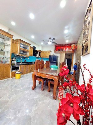 nhỉnh 7 tỷ tl! 79m 4 tầng/4pn, hẻm xe tải, ô tô ngủ trong nhà, ngay cv làng hoa!