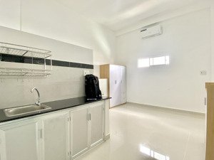 phòng trọ sinh viên giá rẻ có máy lạnh cửa sổ trời chỉ 3.xtr ngay lê đức thọ gần công viên làng hoa