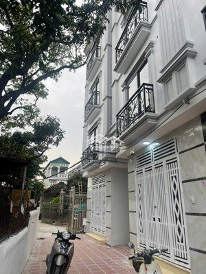 cc nhờ bán gấp nhà ngay gần chợ phượng chỉ 3.25ty x 5t oto đỗ đầu ngõ