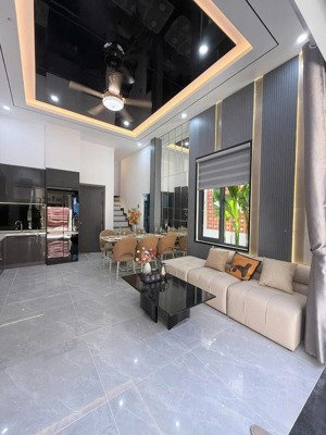 bán căn nhà 2 tầng 2 mặt kiệt sau lưng mặt tiền ông ích khiêm giao đinh tiên hoàng