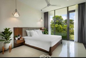 bán biệt thự ivory 400 m2 sẵn sổ đỏ, full nội thất, cần tiền bán gấp.