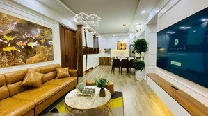 cần bán gấp căn hộ dịch vọng - diện tích 115m2 - 3 phòng ngủ - nhà đẹp - giá hơn 8 tỷ