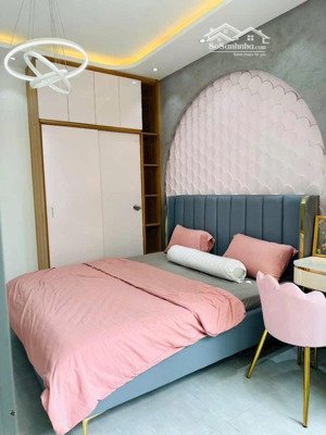 bán nhanh nhà đường đỗ tấn phong q3, dt 80m2, 9ty590, đang cho thuê văn phòng luật sư 35tr/1th