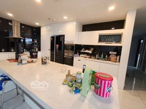 cho thuê căn hộ sunrise city quận 7 - full nội thất - 3n 3wc 2 kho 1 logia - 162m2 chỉ 33tr/tháng