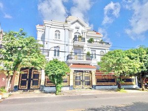 biệt thự villa, 7 phòng ngủ, khu tên lửa, bình tân. lh 