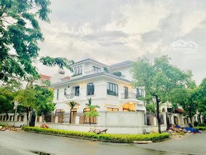 sở hữu ngay hôm nay cơ hội vàng chỉ có 1 lần - biệt thự giá chỉ 28.x tỷ. liên hệ em 