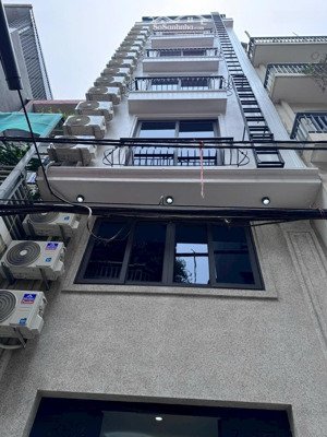 bán toà nhà 7t thang máy cho thuê 12p khép kín cho thuê cầu diễn - btl, 3 mặt thoáng. giá 11.9 tỷ