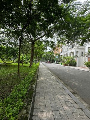 bán biệt thự 130m2 giá cực số 17.x tỷ. căn có đơn giá tốt nhất thời điểm hiện tại.