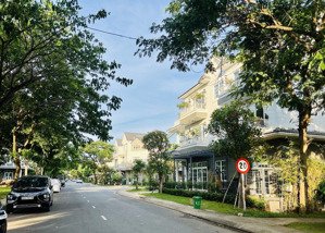 bán căn nhà phố thô duy nhất còn sót lại giá chỉ 8.8 tỷ - lh 