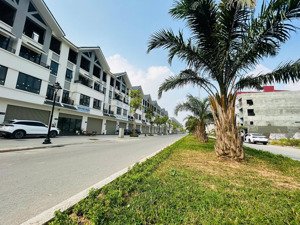 shophouse trục đường lớn rộng 30m giá chỉ 140 tr/m2