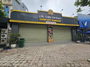 cho thuê nhà mặt phố lô góc giảng võ 300m/2 tầng mặt tiền 30m giá 99tr hợp mọi mô hình kd.