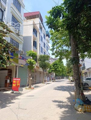 mặt phố vỉa hè kinh doanh đa dạng, ô chờ thang máy, kiến hưng hà đông.