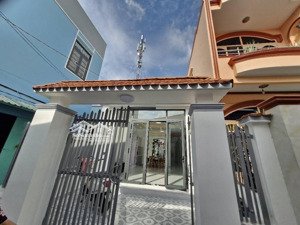 bán gấp nr tại làng tăng phú, 5,4 tỷ, 110m2, 3pn, 1wc, q9, hcm