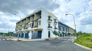 bán nhà phố xây sẵn trong lõi kcn phước đông, giá bán chỉ 1,6 tỷ, sổ hồng riêng.
