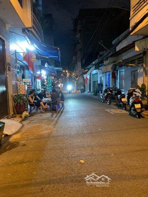 cho thuê nhà hẻm 143 gò dầu 4x10m 1 lầu giá 9tr hẻm 6m thông - lyn group