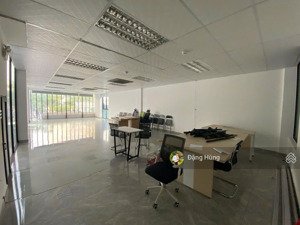 cho thuê mặt bằng mặt tiền đường trần não, q2 (4x28m). vuông vức, sạch sẽ. giá: 55tr/th