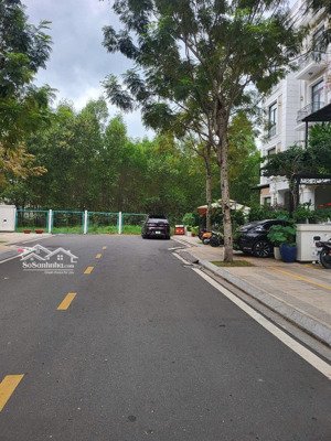 bán biệt thự tại vinhomes grand park, 26,5 tỷ, 160m2, 4pn, 4wc, hướng đông bắc, giá ưu đãi
