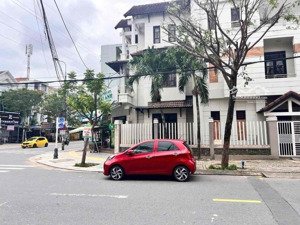 hàng hót bán đất tặng nhà vị trí vàng