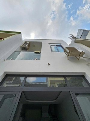 nhà thảo điền chỉ 6,45 tỷ. khu an ninh, yên tĩnh. diện tích: 4.3x11m. nhà đẹp 2 tầng. full nội thất