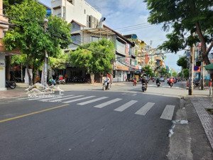hxh 8m thông bàu cát, 52m2 x 2 tầng. ngang 4m3 sổ vuông. 8,9 tỷ