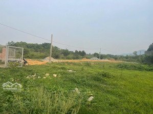 chủ gửi bán lô đất 720m cos 100m dat ở tại đông xuân quốc oai thế đất bằng phẳng bám đường bê tông